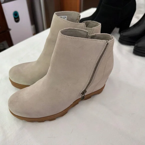 Sorel Cream Wedge Ankle Boots NWOT Sz 9 - Picture 7 of 10